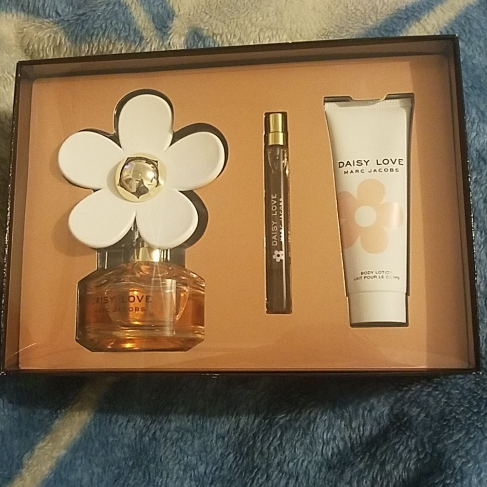 Daisy Love Marc Jacobs 3 piece set